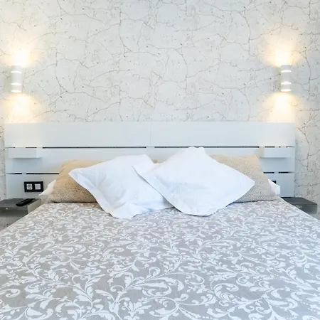 Centro. Plaza De Longoria Carbajal. Parking Gratis Apartment Oviedo